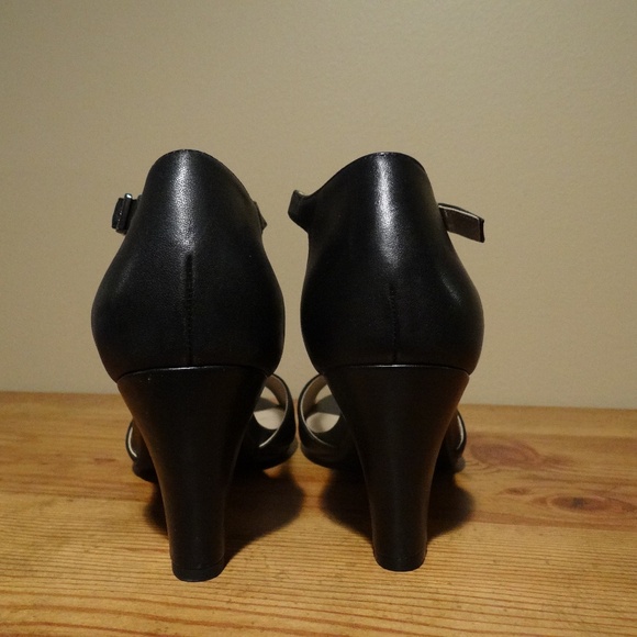 Giani Bernini Womens Claraa T-Strap Dress Sandals - Picture 3 of 8